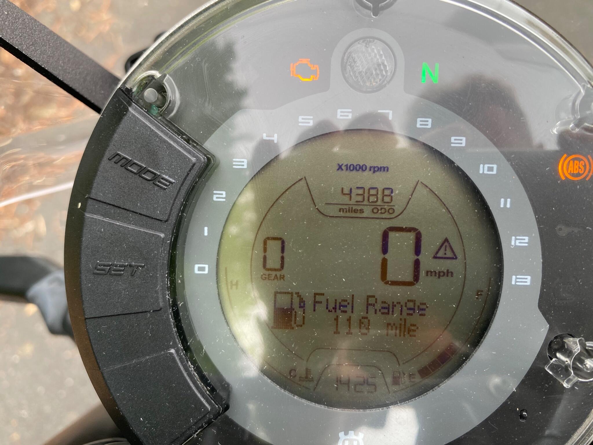 2022 72 Reg Husqvarna Svartpilen 401